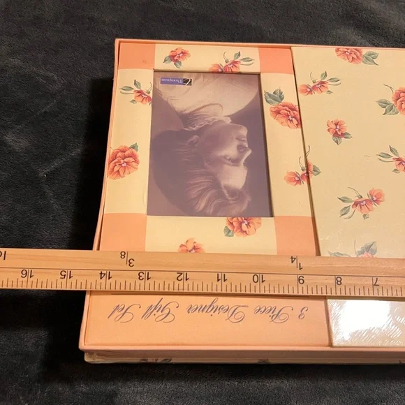 NWT Thompson Floral Photo Frame Set - Orange and Cream - Picture 11 of 12